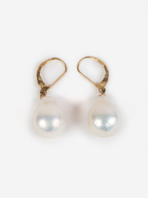 baroque pearl earrings - honey honey