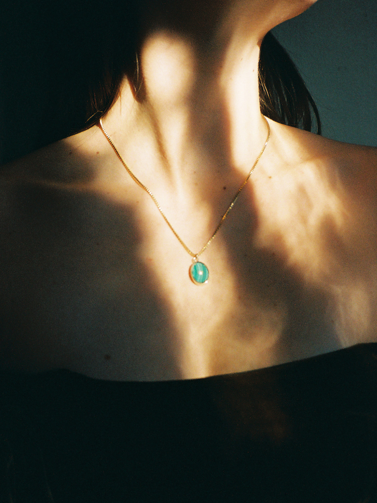 14K Malachite Oval Pendant Necklace w/Diamond by Legier
